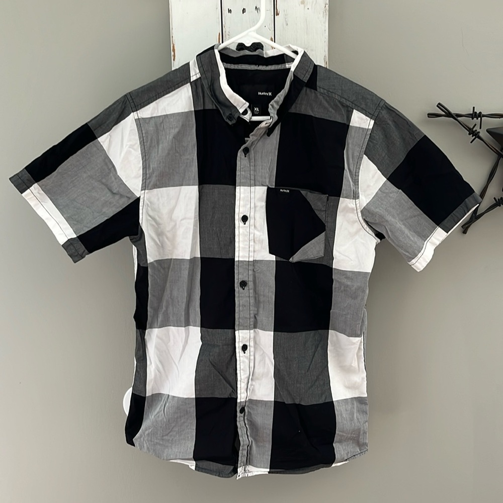 Boys Hurley black and white and grey checked button down short sleeve shirt